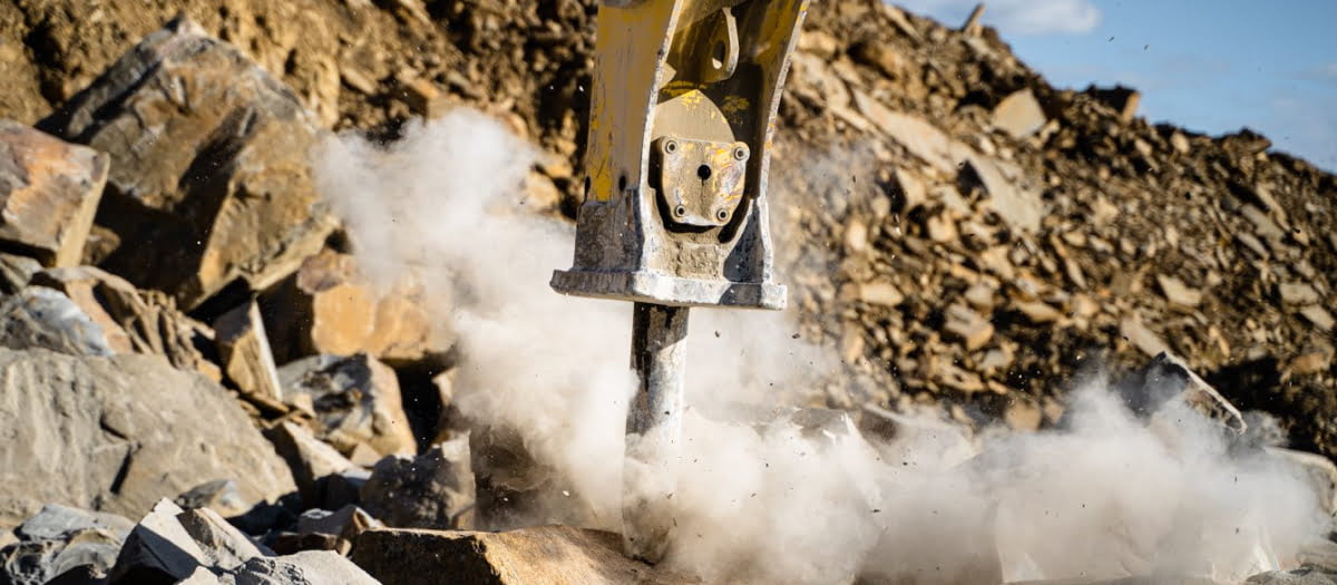 Jak kuć młotem hydraulicznym