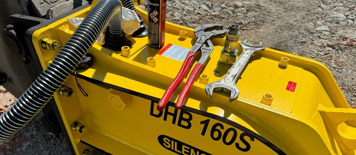 Młot hydrauliczny nie kuje