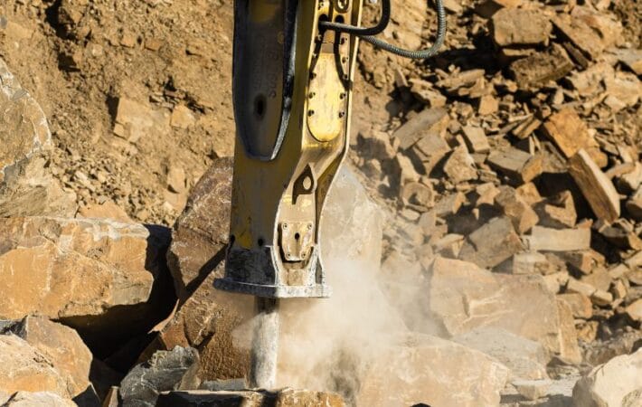 Młot hydrauliczny – budowa i zasada działania