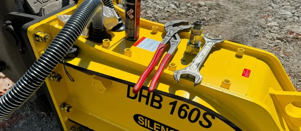 Młot hydrauliczny nie kuje – najczęstsze problemy i rozwiązania